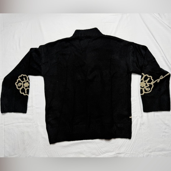 Shop The Mint Keep You Close Black Floral Sweater NWT - Picture 6 of 6